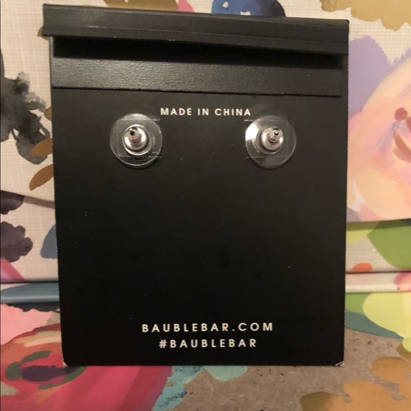 NWOT BAUBLEBAR earrings - Picture 4 of 4